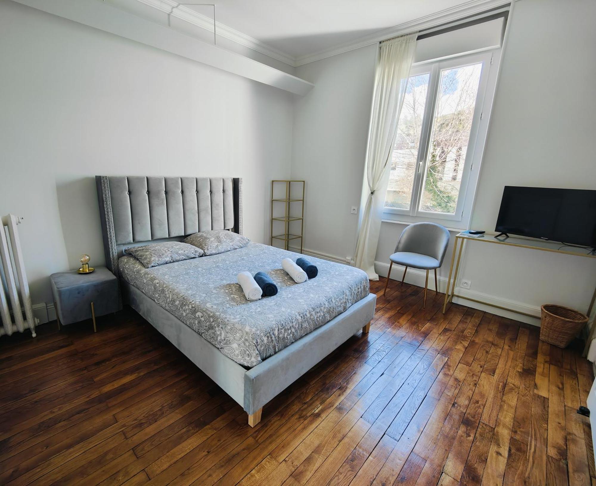 Self-Checkin Town House - Rooms To Rent In A Beautiful Modern Town House - Not A Hotel - Location De Chambres Avec Arrivee En Autonomie - Extra Fee For Sheets And Towels - Private Parking - Check Your Plateform Inbox And Follow Check-In Instructions Saint-Romain-en-Gal Luaran gambar