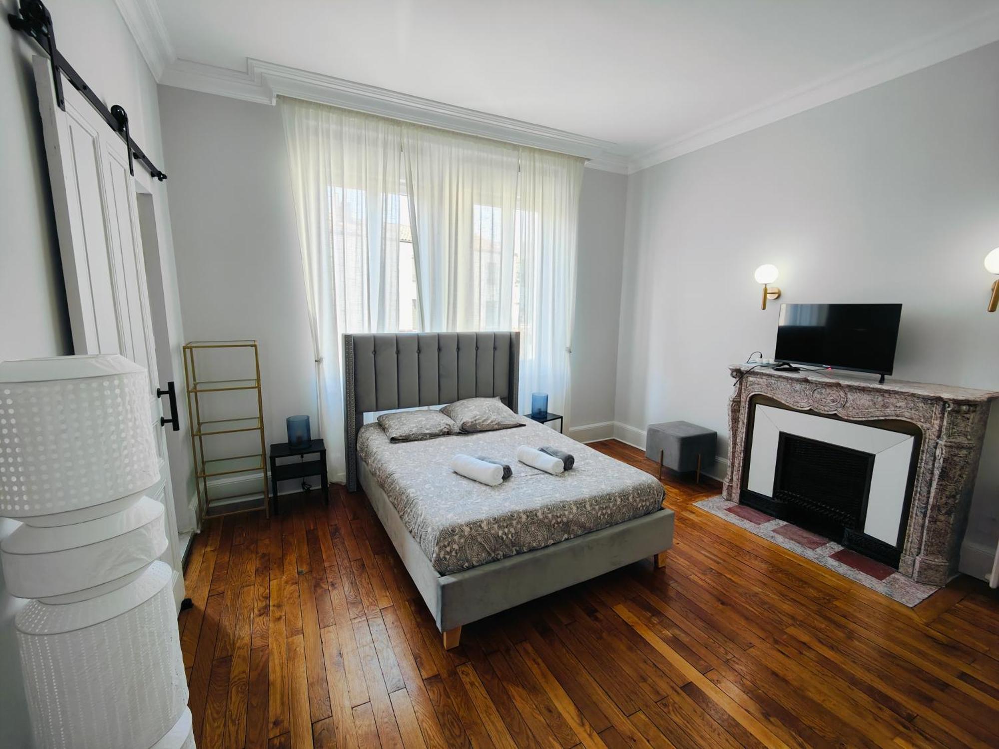 Self-Checkin Town House - Rooms To Rent In A Beautiful Modern Town House - Not A Hotel - Location De Chambres Avec Arrivee En Autonomie - Extra Fee For Sheets And Towels - Private Parking - Check Your Plateform Inbox And Follow Check-In Instructions Saint-Romain-en-Gal Luaran gambar