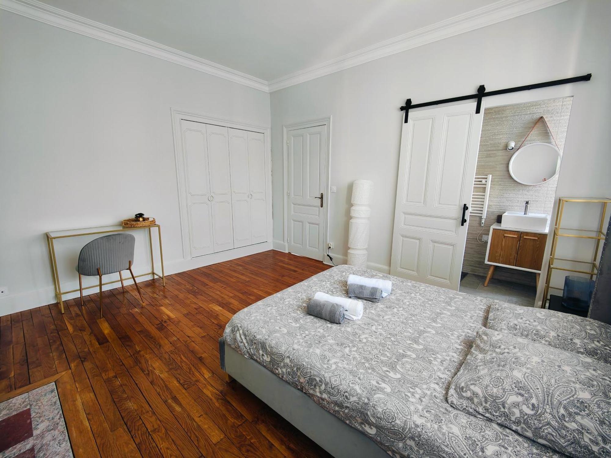 Self-Checkin Town House - Rooms To Rent In A Beautiful Modern Town House - Not A Hotel - Location De Chambres Avec Arrivee En Autonomie - Extra Fee For Sheets And Towels - Private Parking - Check Your Plateform Inbox And Follow Check-In Instructions Saint-Romain-en-Gal Luaran gambar