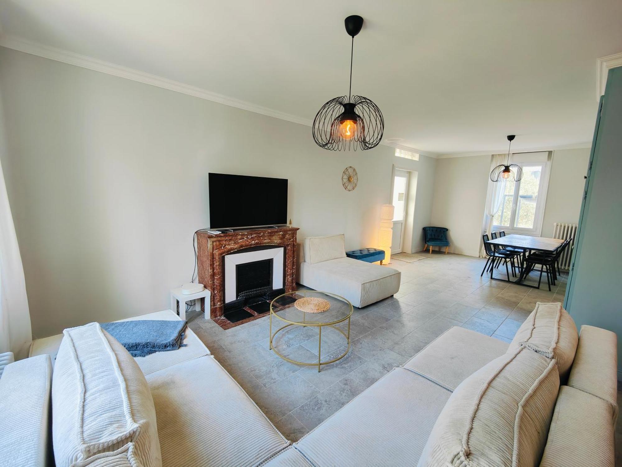 Self-Checkin Town House - Rooms To Rent In A Beautiful Modern Town House - Not A Hotel - Location De Chambres Avec Arrivee En Autonomie - Extra Fee For Sheets And Towels - Private Parking - Check Your Plateform Inbox And Follow Check-In Instructions Saint-Romain-en-Gal Luaran gambar